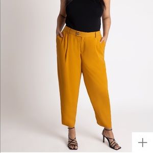 NWOT Eloquii Tapered Trouser with Button Detail